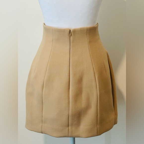 & Other Stories Structured High Waisted Tan Skirt 🤎 - Picture 4 of 5